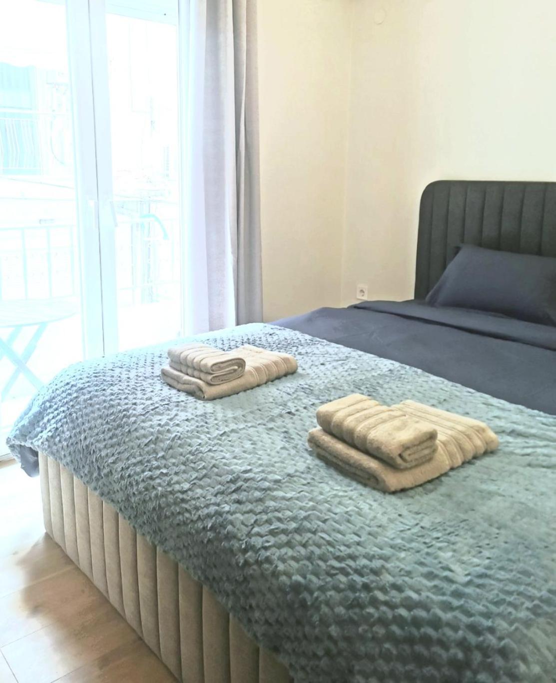 2 * Thessaloniki